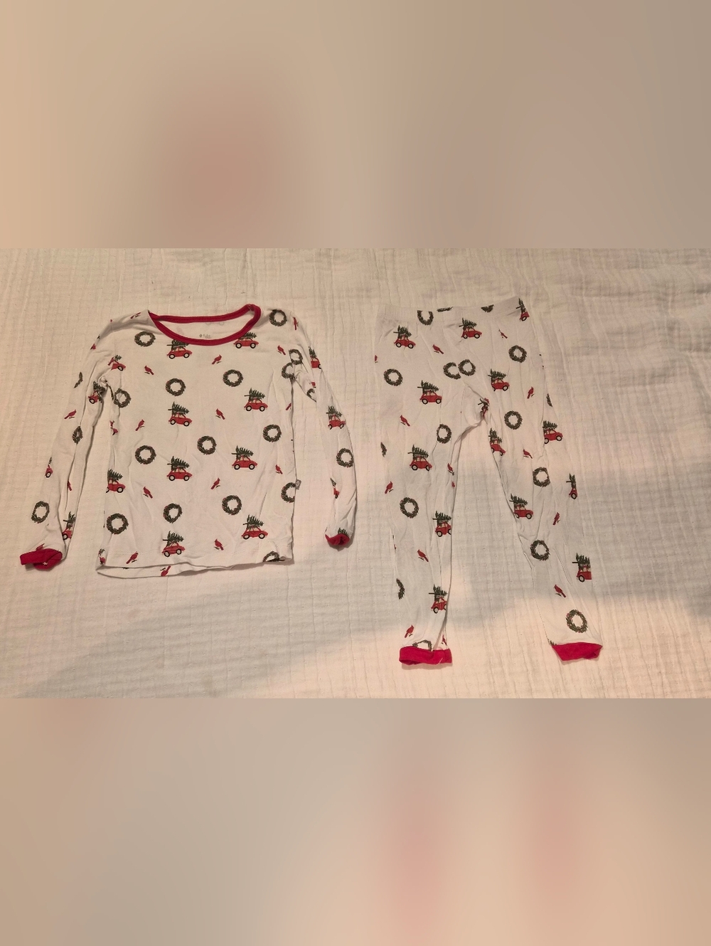 Kyte Baby Kids White and Red Holiday Wreath Pajama Set
